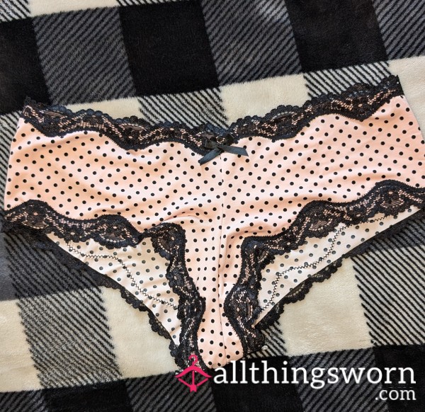 🩷🩷Light Pink Polkadot Panties With A Black Lace Trim 🖤🖤