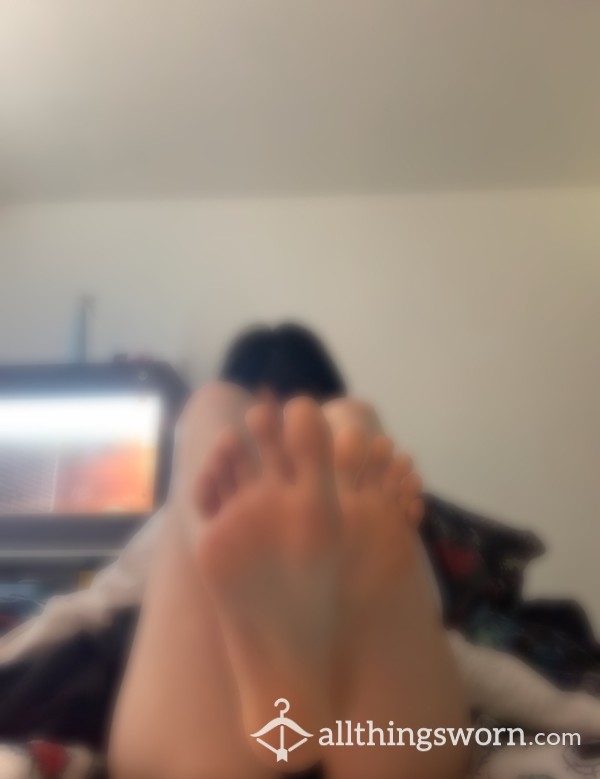 10 Of My Favourite Feet Pics :)