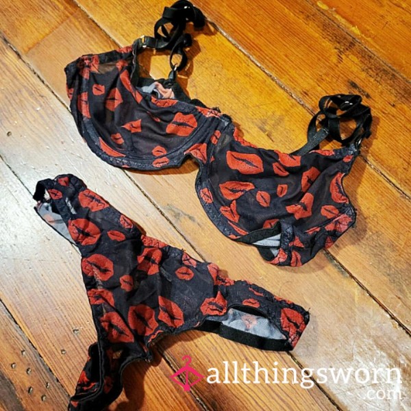 *2 DAYS WORN* RED LIPS LINGERIE SET $30