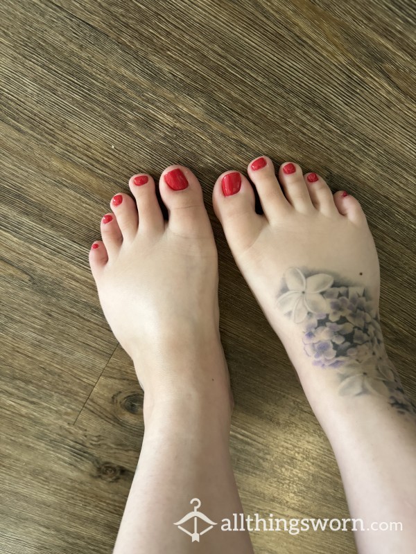 5 CUSTOM FEET PICS