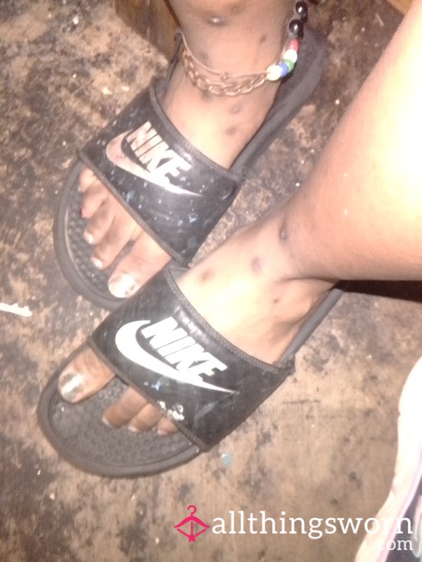 50+ Photos Of My Feet In Black Slides