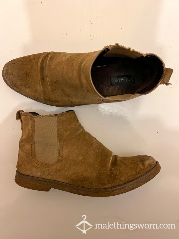 SUEDE CHELSEA BOOTS