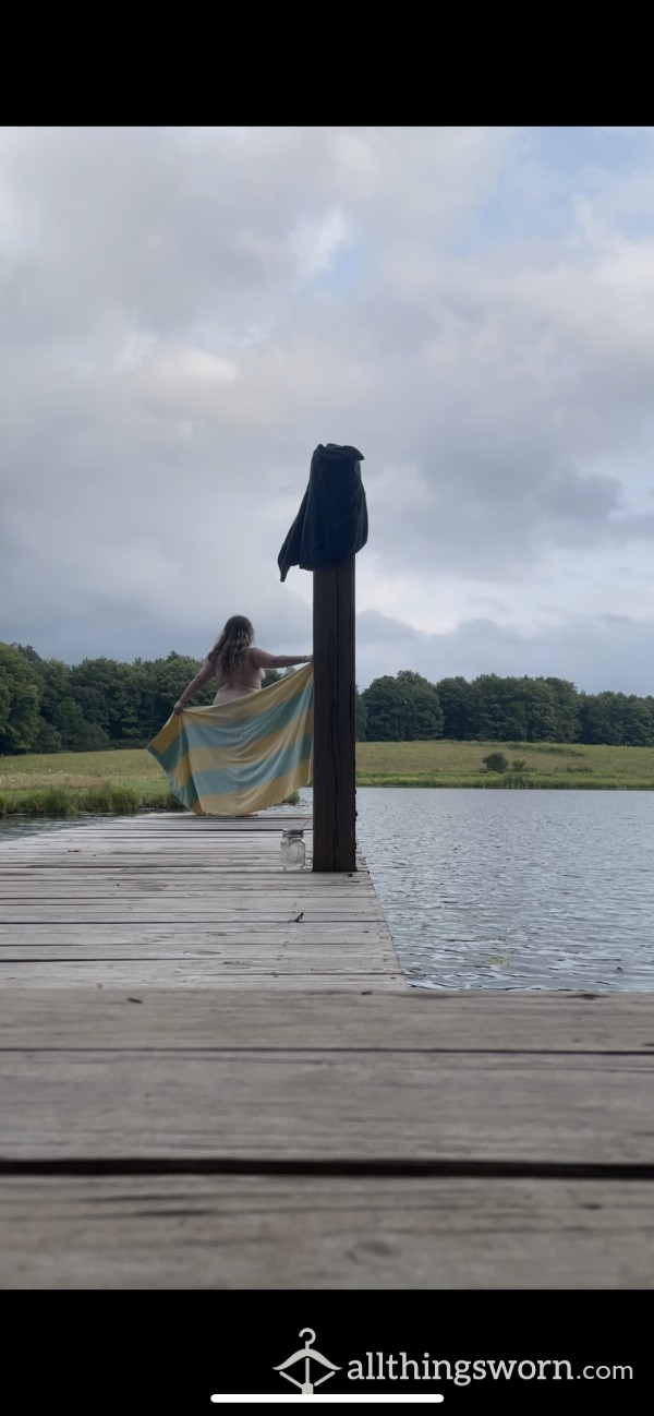 BBW Nude On The Dock