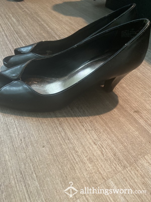 Beautiful Size 9 Low Heels