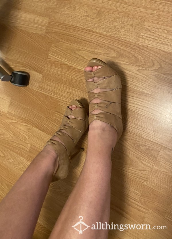 Used Beige Heels Size 8 (US)/ Size 39 (EU)