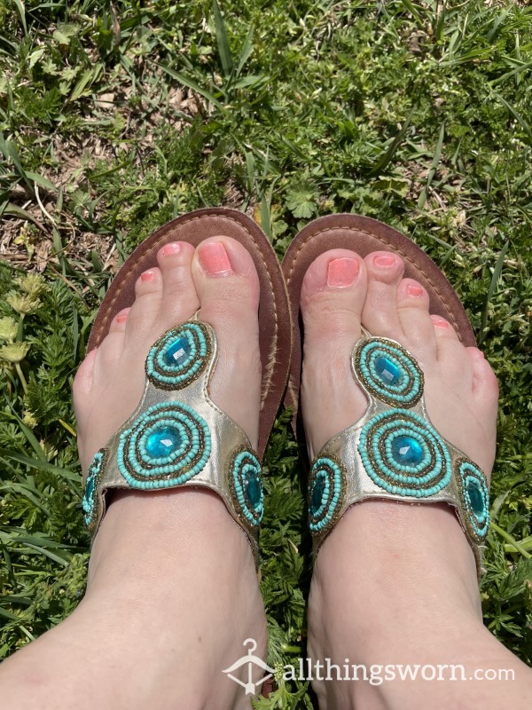 Between My Toes, Cute Well Loved Sandals, Size 9