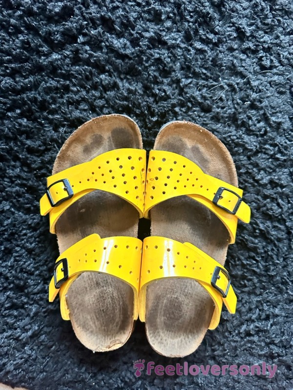 Birkenstocks 💛