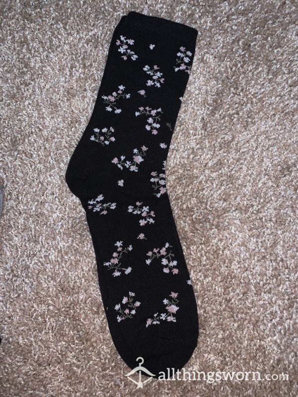 Black Flor*l Socks