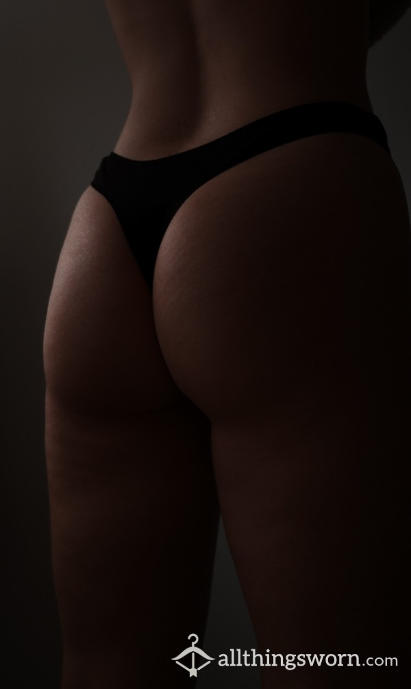 Creamy Black Gym Thong