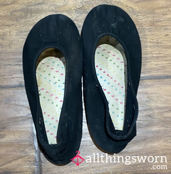 Black House Slippers