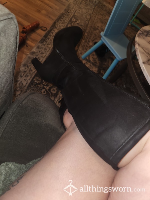 Black Knee-high High Heel Boots!