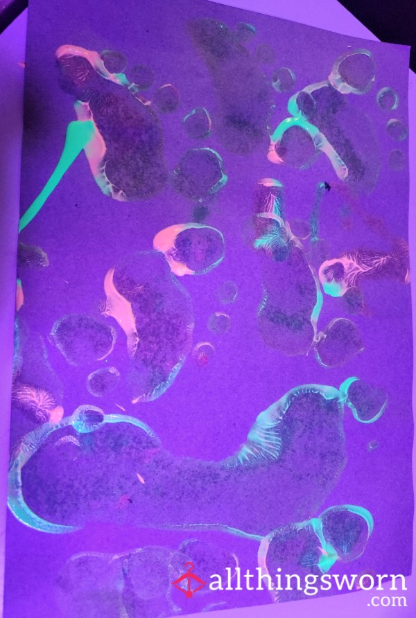 👣 Black Light Glow Paint Foot Imprint Picture 👣 (Video Included)