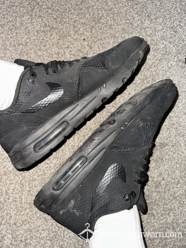 (SALE - £15 Off) Black Nike AirMax Trainers/Sneakers - Size UK9.5/US10.5/EUR44.5