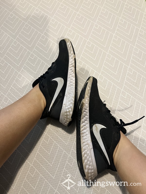 Black Nike Running Trainers