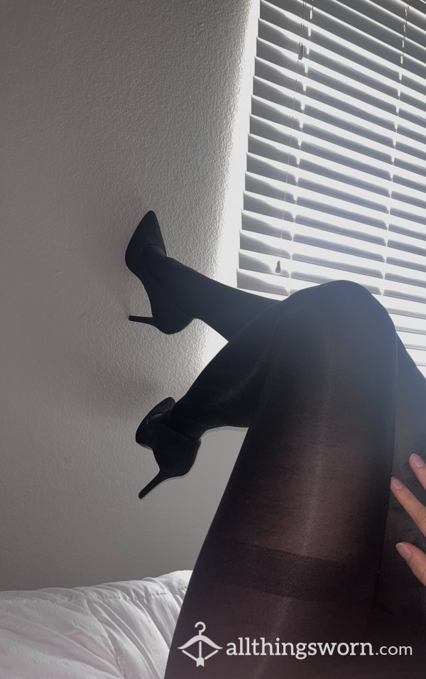 Black Pantyhose😍 Worn With No Panty!