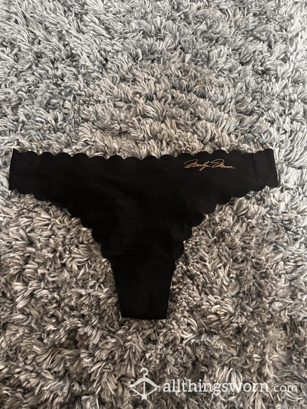 Black Satin Marilyn Monroe Thong 🖤