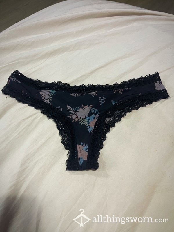 🖤Super Soft Patterned Black, Tight & Lace Trim Panties!