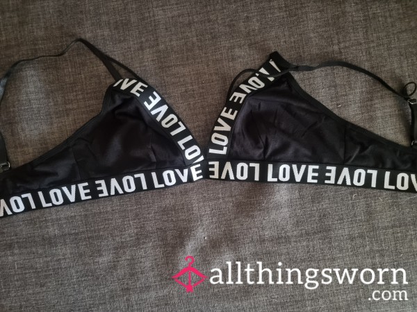 Black Sports Bra "Love"