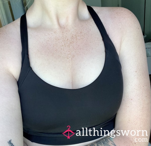 Black Sports Bra - Size M 🖤