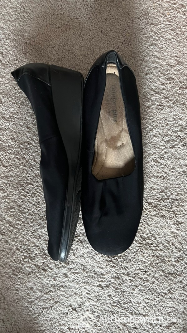 Black Well Worn Nursing Shoes Size 12