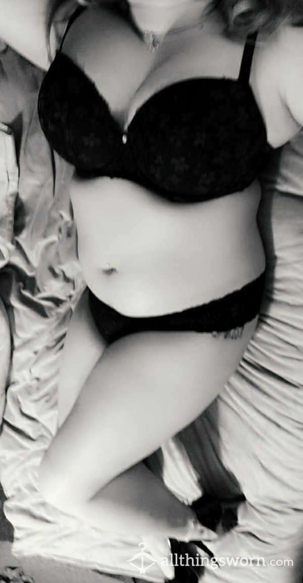 Black & White Bra & Panty Photos