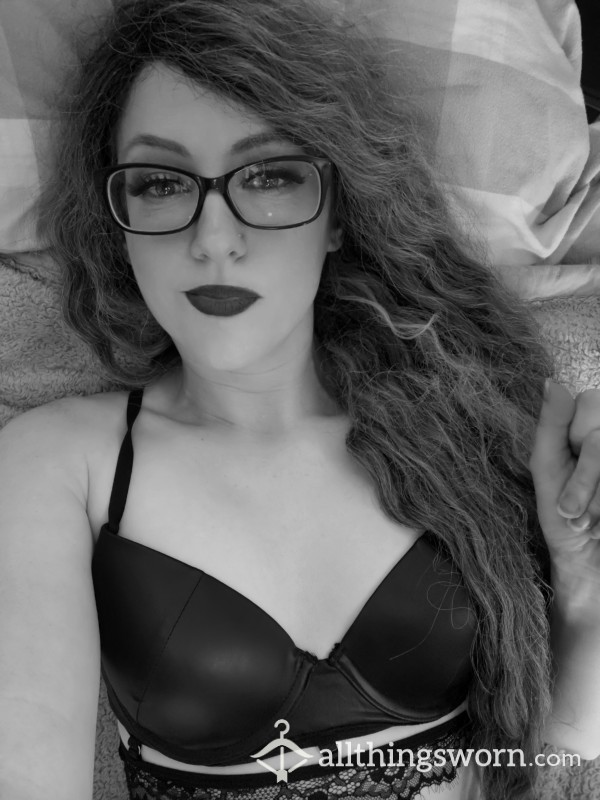 B&W S**y Goddess Photo Set