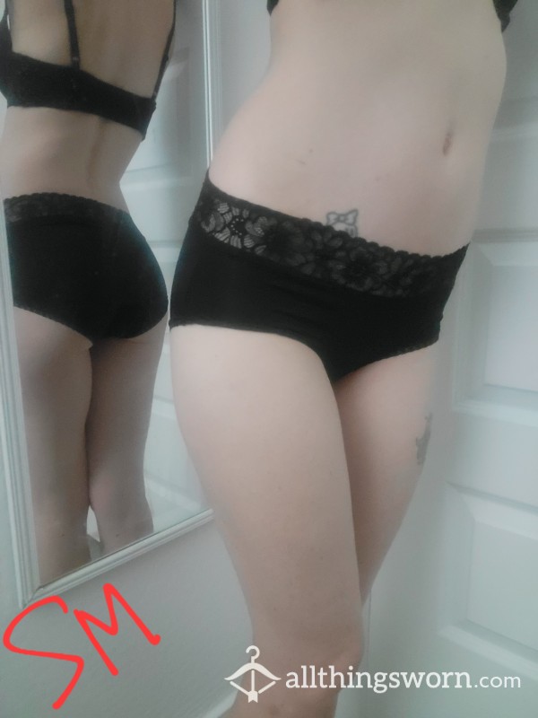 Cla**ic Black Panties - Lacy Flor*l Top