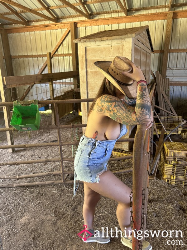 Horny Country Girl