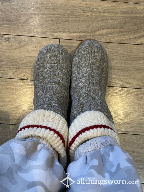 🌙 Cozy Slippers 🥰