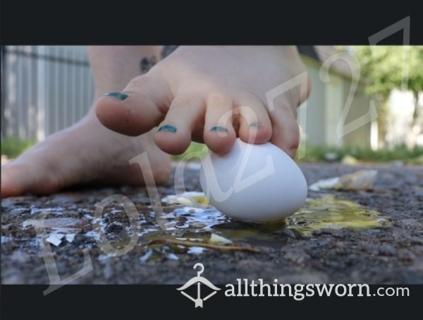 Crushing 3 Raw Eggs With My Bare Feet 😊🥚👣