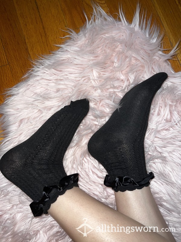 Cute Black Ribbon Ruffle Textured Crew Socks