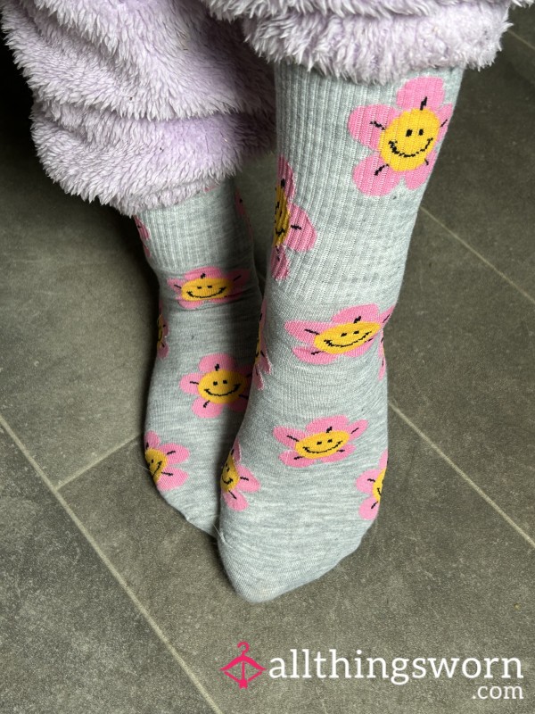 🌸🧦🩶 Cute Grey Flower Socks 🩶🧦🌸