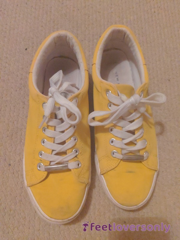 Cute Yellow Super Old Vans!