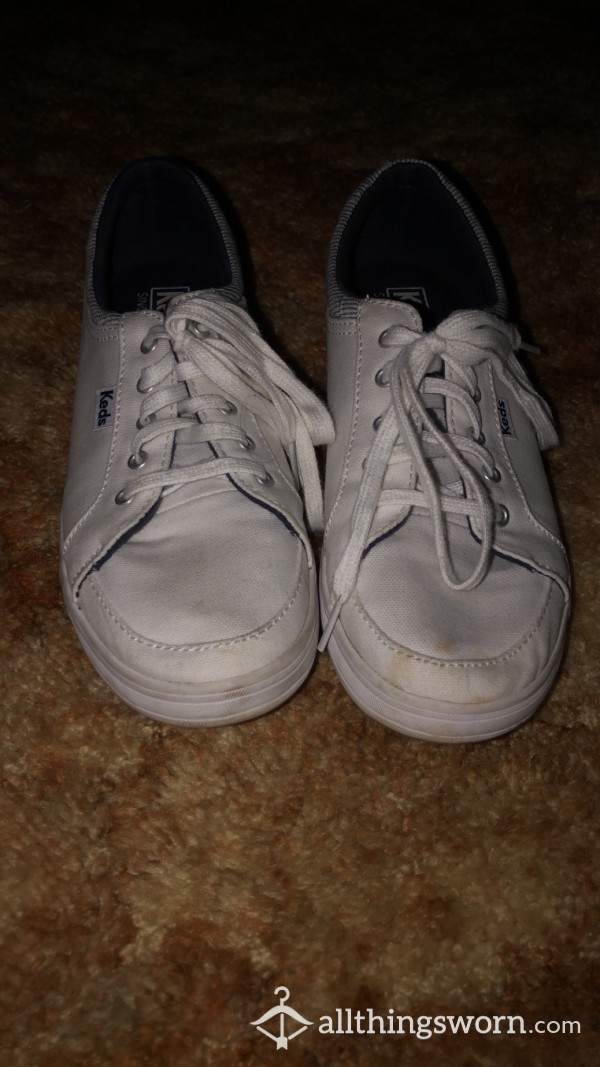 Dirty White Keds