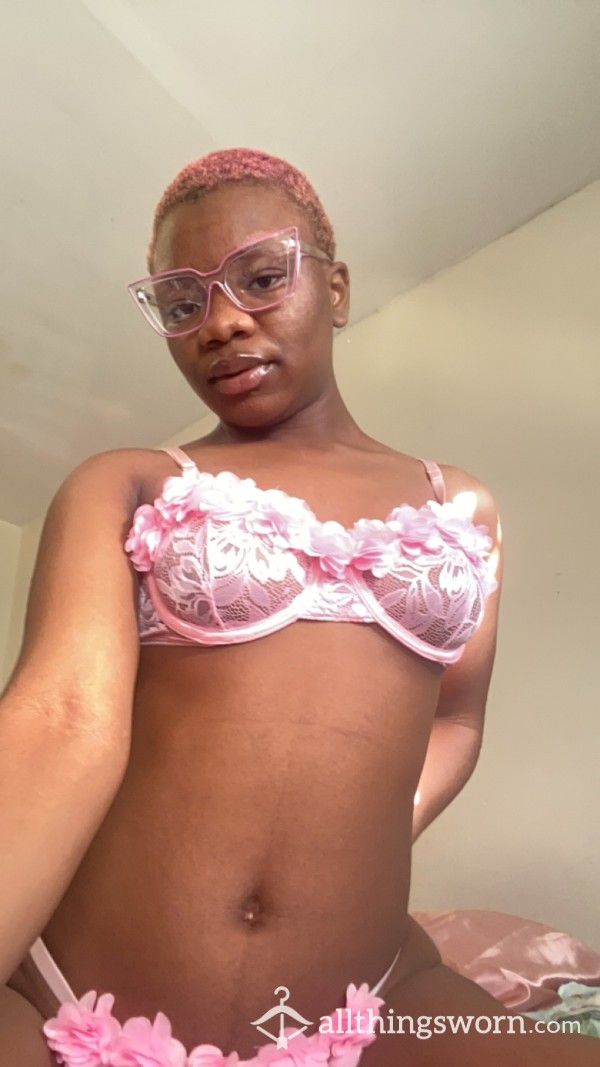 Ebony Teen In Pink Lingerie Set