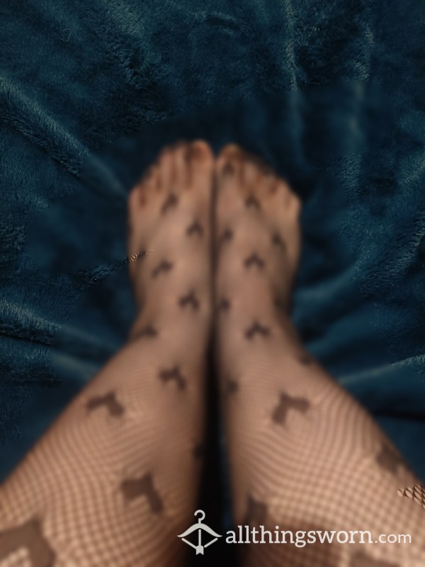 Feet In Fishnets X3 Pics