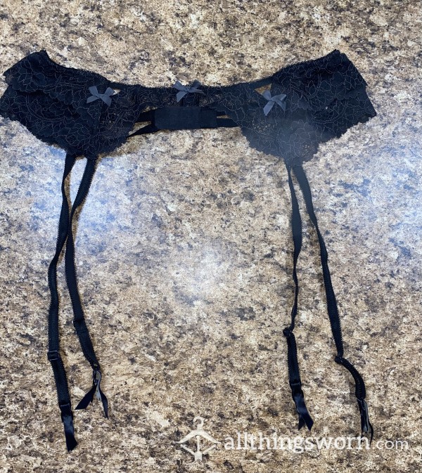 Feminine Garter Belt