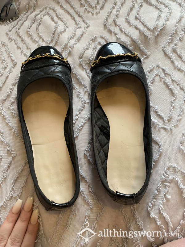 Flat Size 5 Worn Shoes