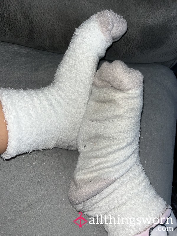 FLUFFY BED SOCKS 🧦