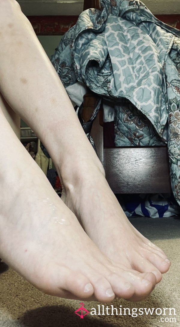 Foot Job Photos With C*m Shot