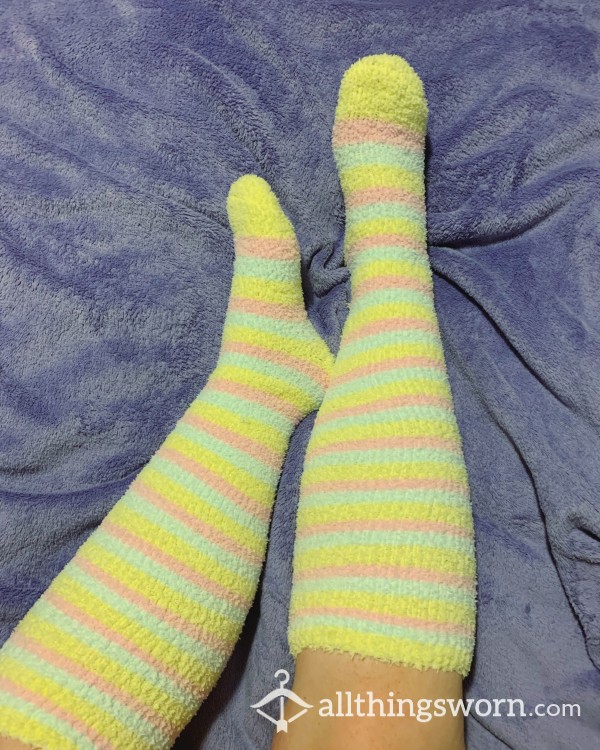 FUZZY KNEEHIGH SOCKS