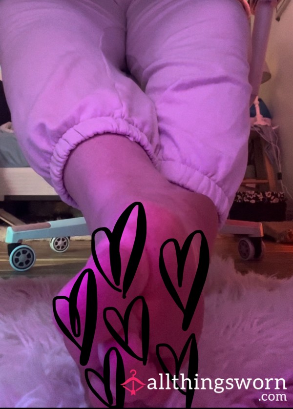 GAMER GIRL FOOT IGNORE