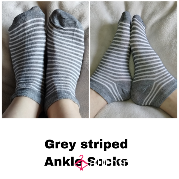 GREY STRIPED ANKLE SOCKS