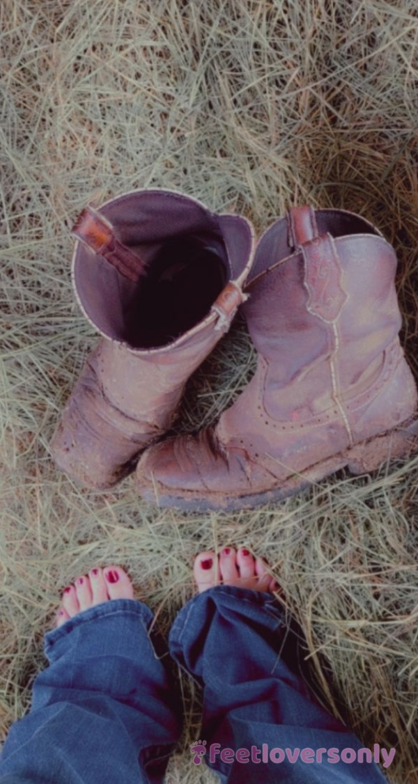 Hard Working Justin Cowgirl Boots