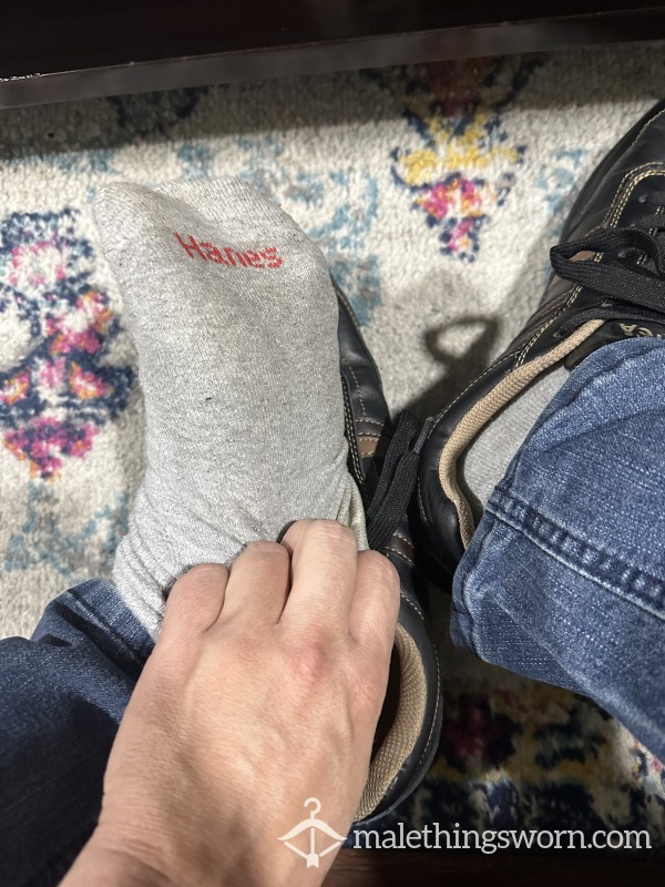 Jerking Off In Sweaty Hanes Gray Crew Socks