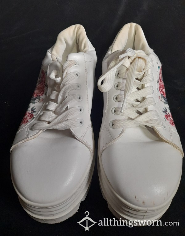 Koi White Trainer With Platform And Flor*l Design