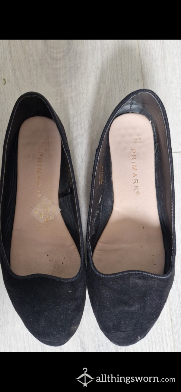 Ladies Worn Flats