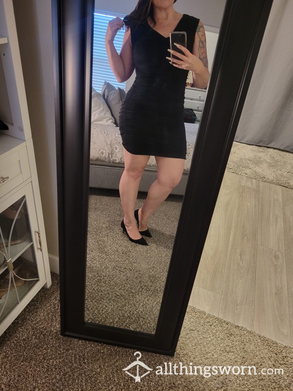 Little Black Dress & Heels Pu**y Flash