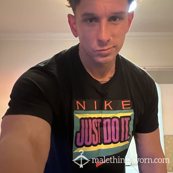 Men’s Very Sweaty Nike Gym Top Large 🥵💦