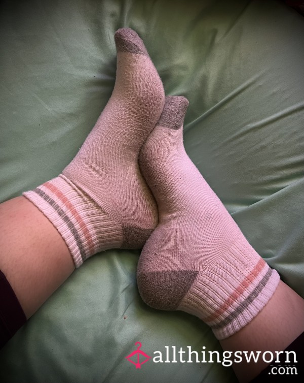 Muscle Mommy’s NASTY 7 Day Workout Socks